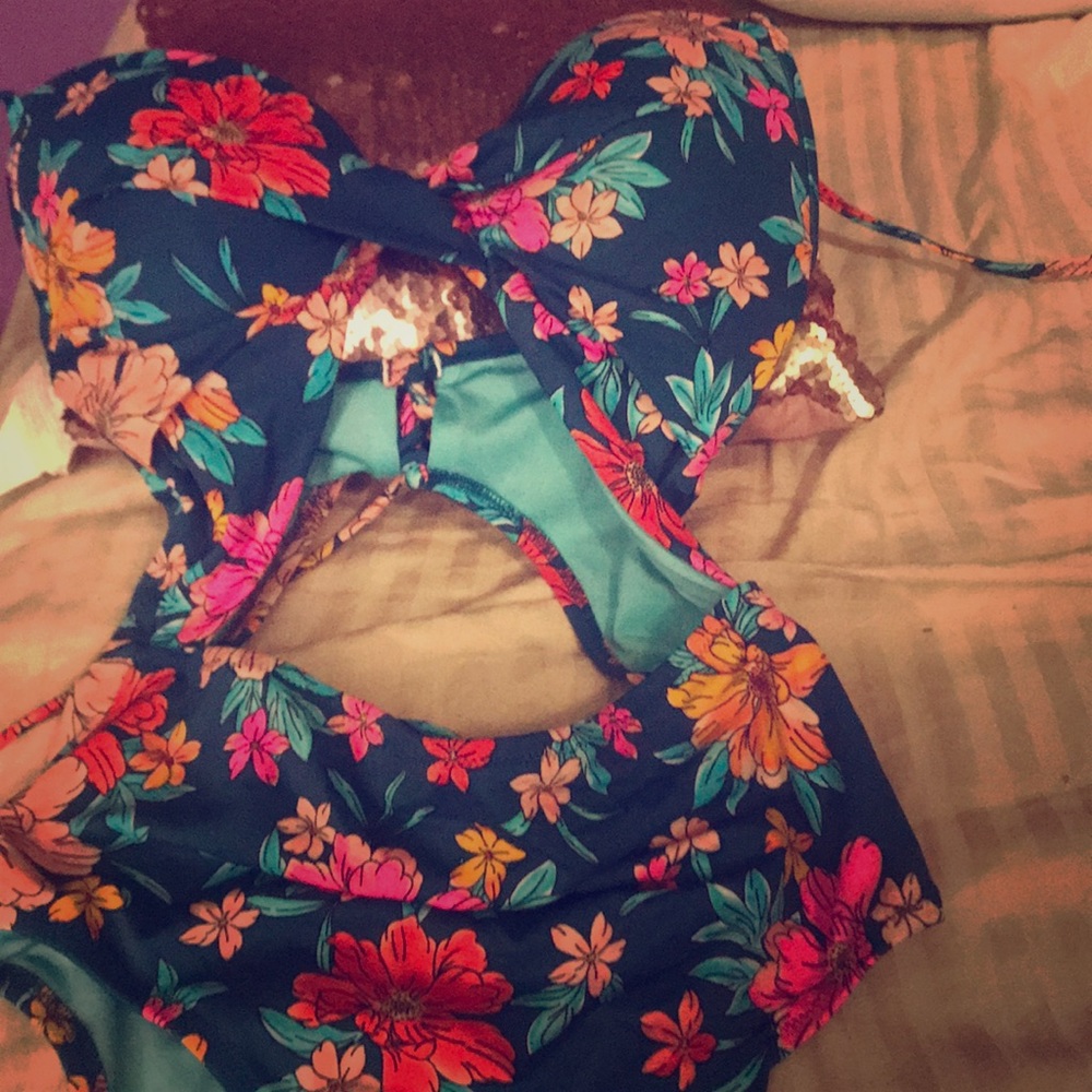 Bathing suit